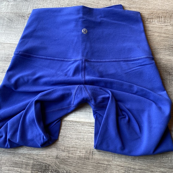 Lululemon 23” capri - Picture 2 of 3